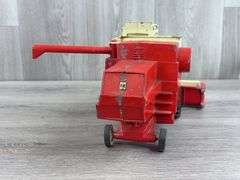 International 915 Hydrostatic Combine, 1/20, Ertl