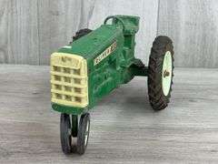 Oliver 1850 NF, 1/16, Ertl, Missing Muffler