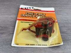 2 International 2400 Round Balers, 1/64, Ertl