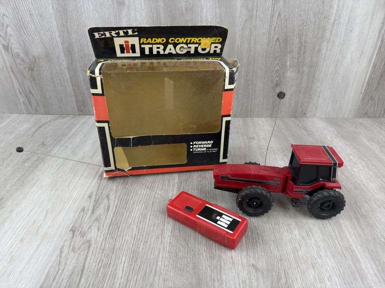 International 6388 2+2 RC Tractor, 1/32, Ertl
