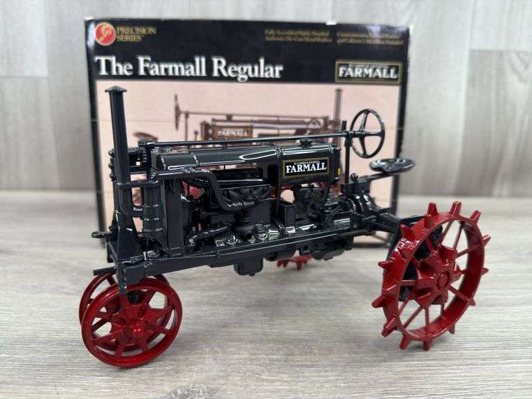 McCormick-Deering Farmall Regular, 1/16, Precision Series 1