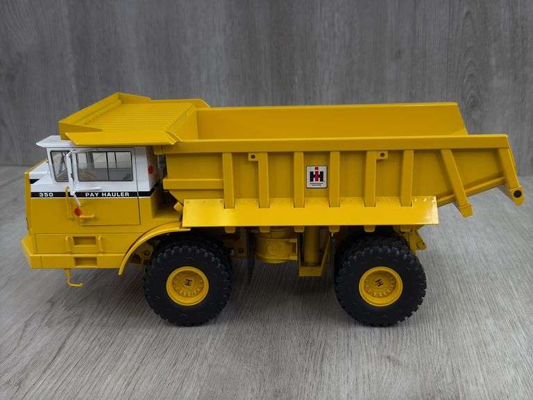 International 350 Pay Hauler, 1/25, First Gear