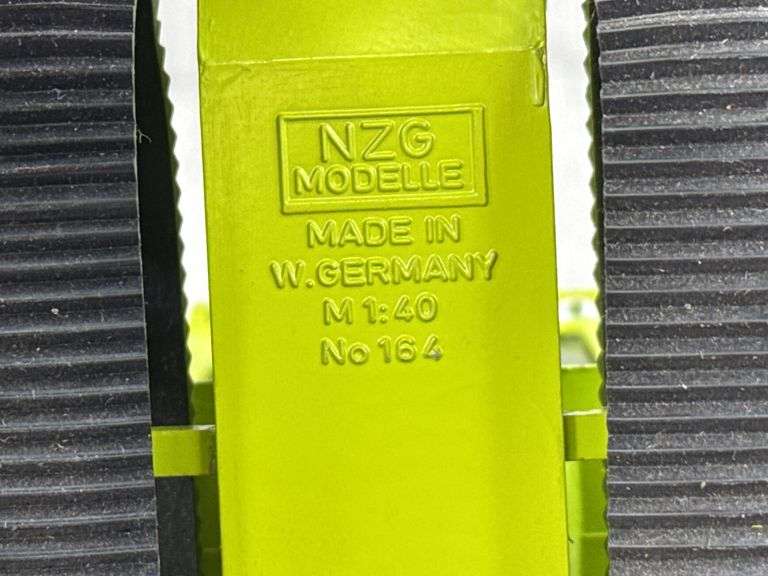 Terex 82-50 Dozer W/Ripper, 1/40, NZG Modelle