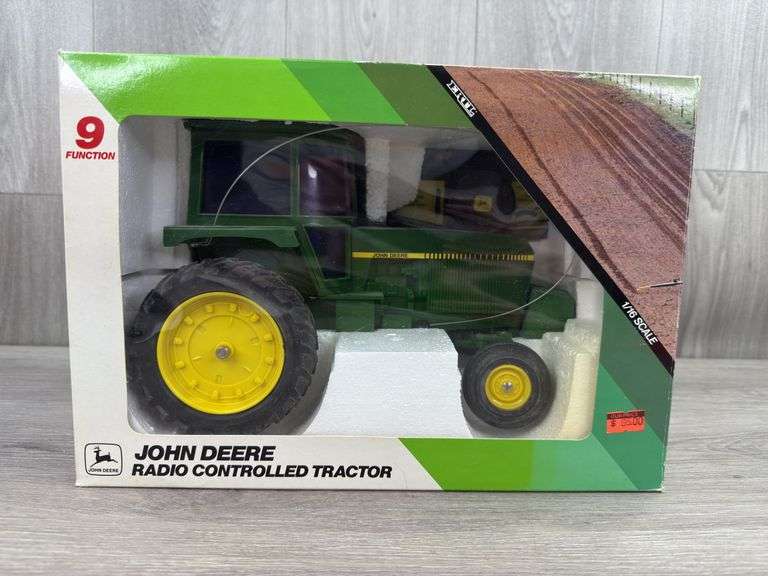 John Deere 4440 RC Tractor, 1/16, Ertl, 9 Function