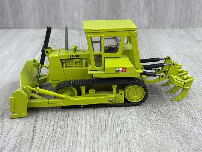 Terex 82-50 Dozer W/Ripper, 1/40, NZG Modelle