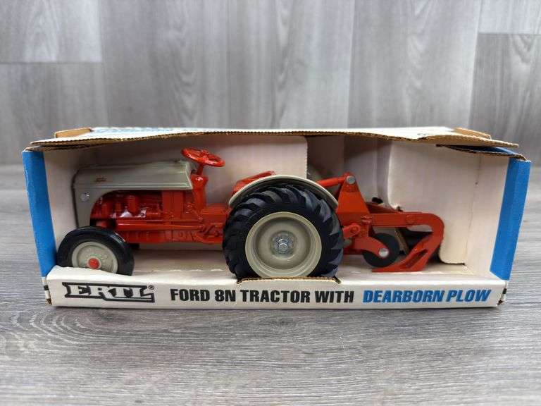 Ford 8N W/Dearborn Plow, 1/16, Ertl
