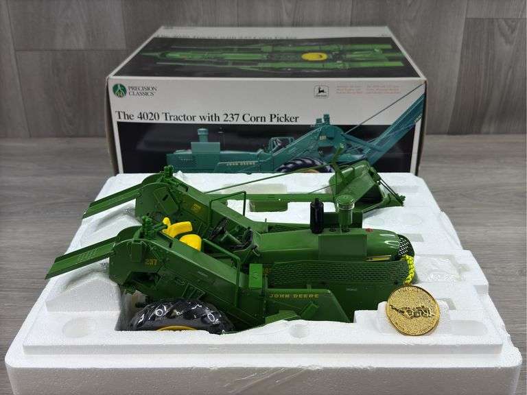 John Deere 4020 W/237 Corn Picker, 1/16, Precision Classics 14