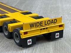 International S-Series W/Tri-Axle Folding Gooseneck Trailer, 1/25