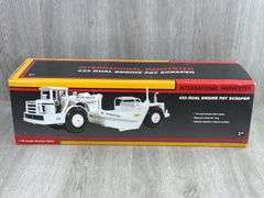 International Dual Engine Pay Scraper, 1/25, First Gear