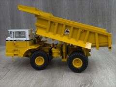 International 350 Pay Hauler, 1/25, First Gear
