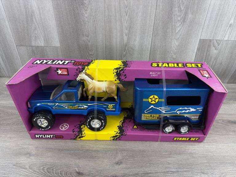 Lone Star Stables Set, 21” Long, Nylint Toys