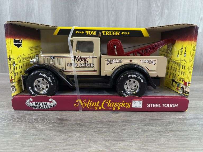 Nylint Auto Repair Tow Truck, 13 3/4” Long, Nylint Classics