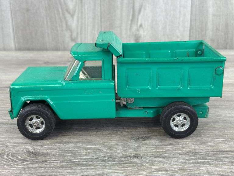 Structo Kom-Pak Dump Truck, 9” Long