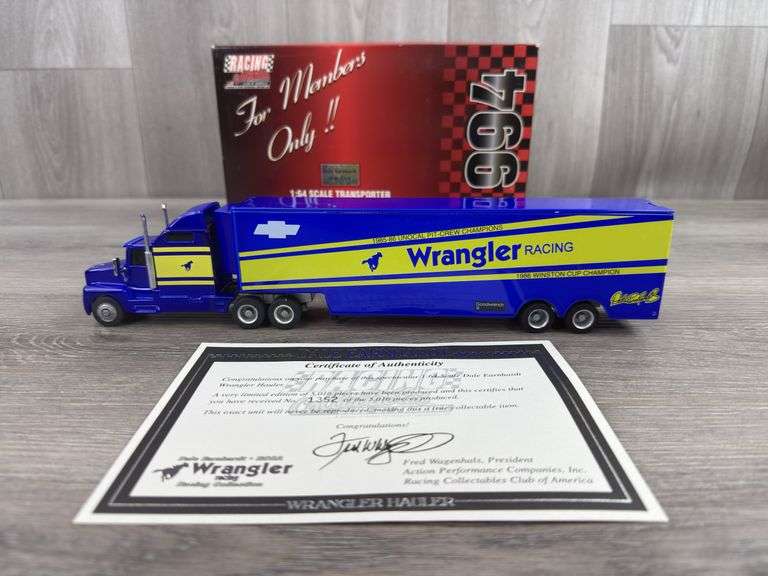 Dale Earnhardt Sr. #3 Wrangler Racing Transporter, 1/64, #1,352 Of 5,016, Limited Edition, Racing Collectables Club Of America, 1994, Members Only, Certificate Of Authenticity