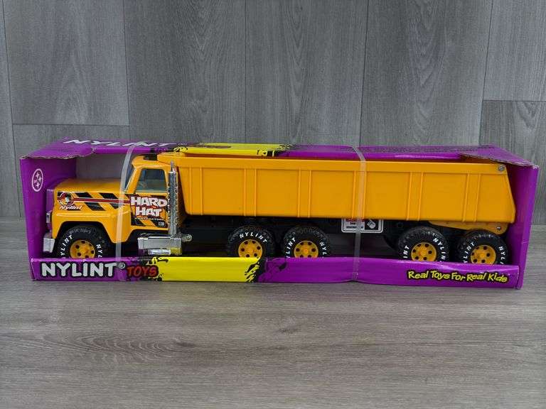 Hard Hat Contractors Gravel Hauler, 23 1/2” Long, Nylint Toys