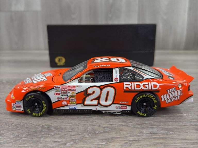 Tony Stewart #20 Home Depot Pontiac Grand Prix Elite Stock Car, 1/24, #722, Action Elite