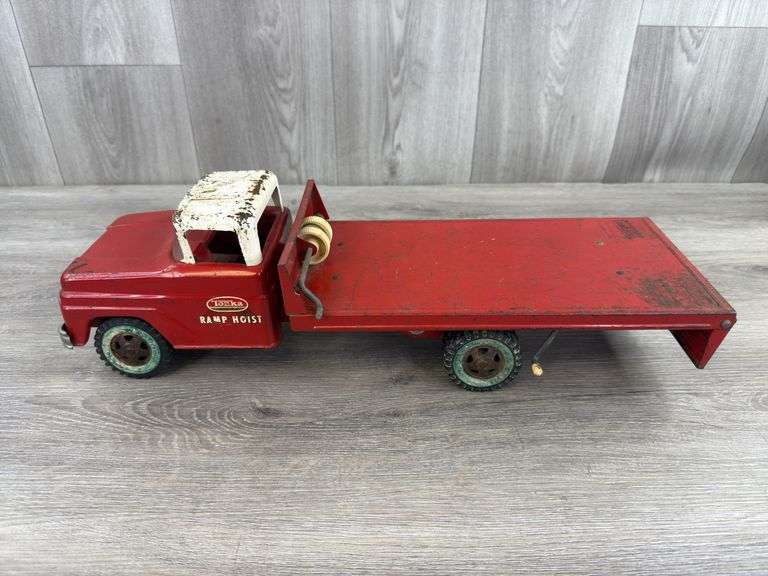 Tonka Ramp Hoist Truck, 21” Long, Tonka Toys