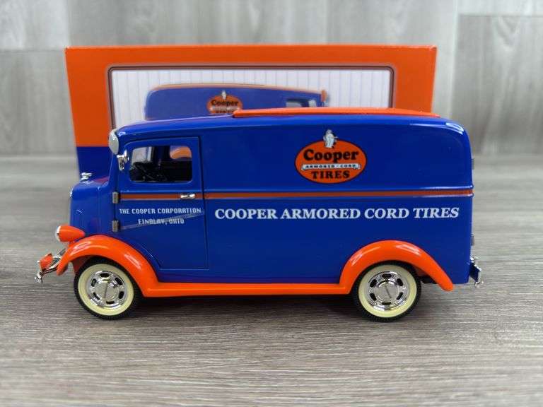 1938 Studebaker Cooper Armored Cord Tires Van, 1/25, SpecCast
