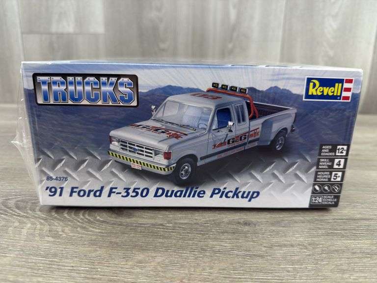 ‘91 Ford F350 Duallie Pickup Plastic Kit, 1/24, Revell