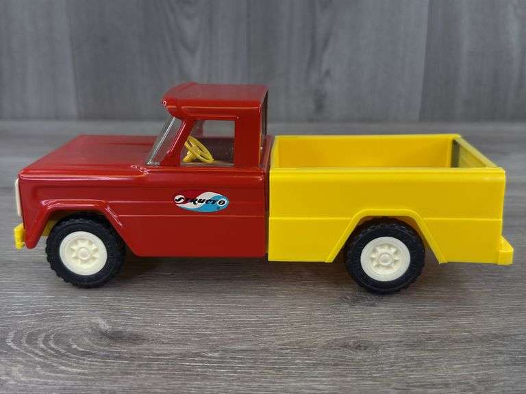 Structo Pickup Truck, 9” Long, Metal Truck & Plastic Bed