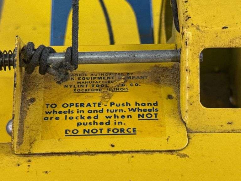 Clark Equipment Michigan T-24 Shovel Crane, 17 1/2” Long