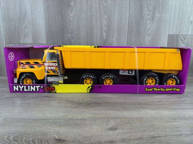 Hard Hat Contractors Gravel Hauler, 23 1/2” Long, Nylint Toys