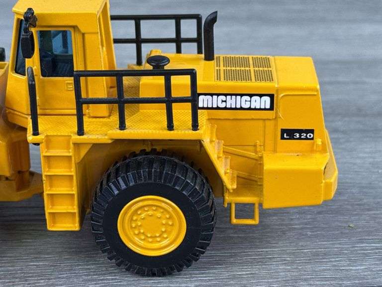 Michigan L320 Wheel Loader, 1/50, Joal