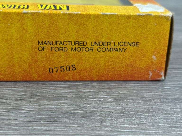 Ford CL-9000 Ryder Truck Rental W/Van, 1/64, Ertl, Trucks & Miniatures Of The World