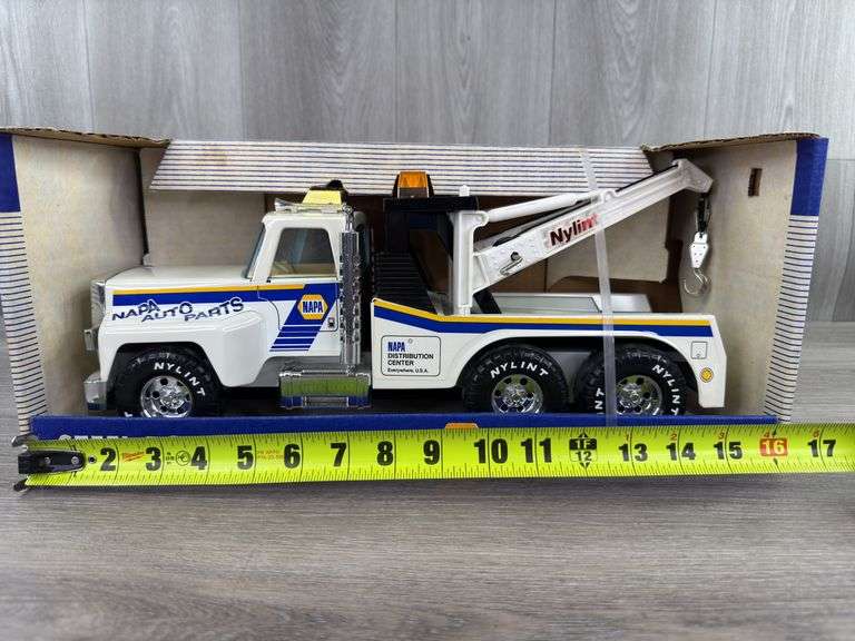 NAPA Auto Parts Twin Boom Wrecker, 16” Long, Nylint