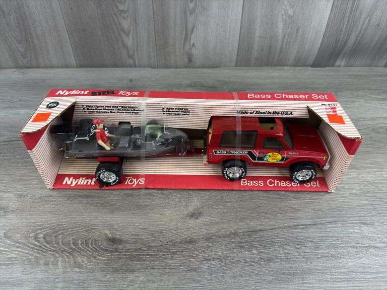 Bass Pro Shop Bass Chaser Set, 16” Long, Nylint Toys