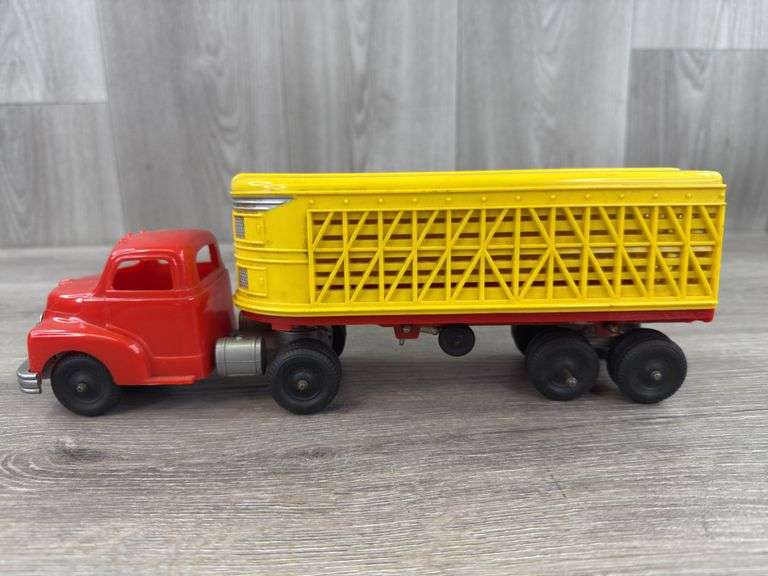 Hubley Cattle Truck, 12 1/2” Long, Original Box-Missing End Flaps