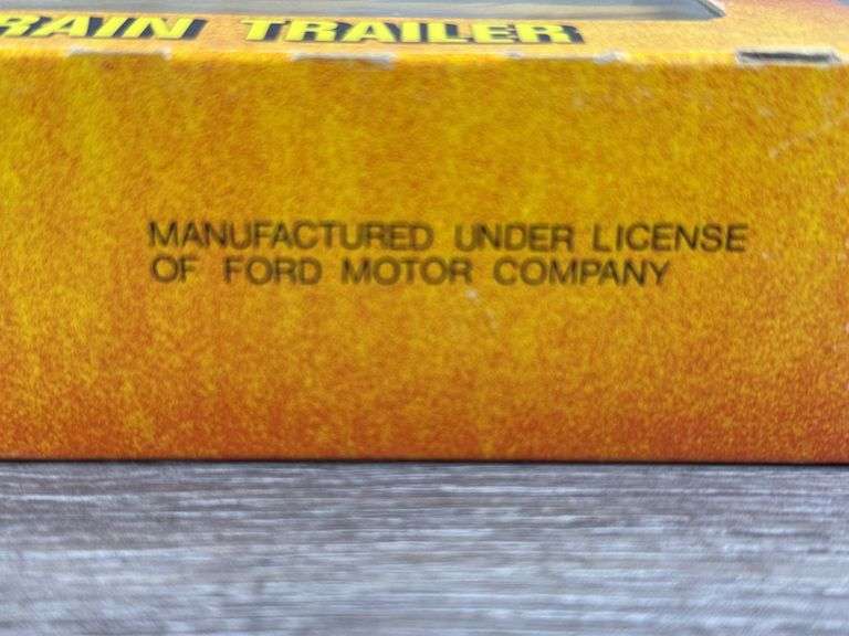 Ford CL-9000 W/Grain Trailer, 1/64, Ertl, Trucks & Miniatures Of The World