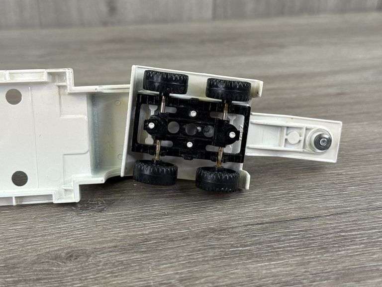 Grove Worldwide Tractor Trailer W/Cat D25D Dump Truck, 1/64