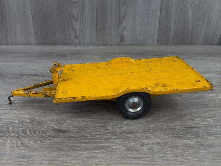 Tru-Scale Tilt Car Trailer W/Winch, 12 1/2” Long