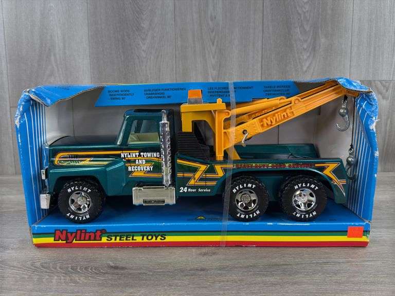 Nylint Towing & Recovery Wrecker, 16” Long, No. 866