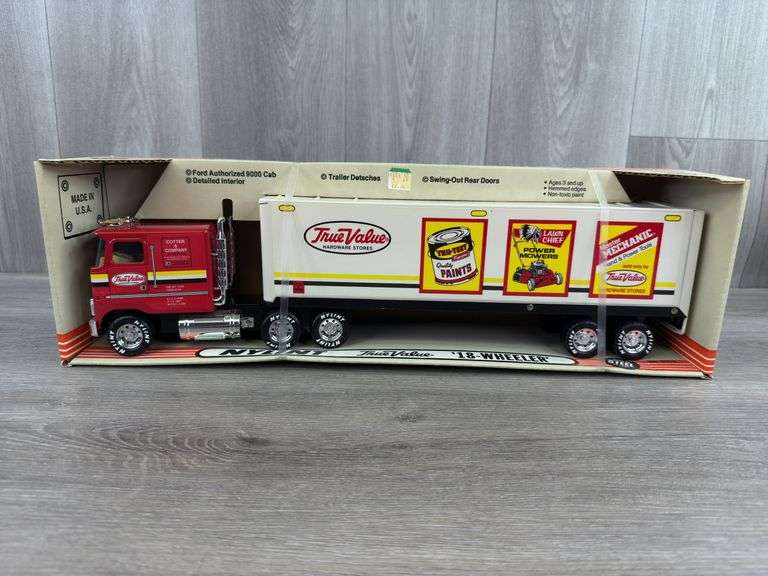 True Value 18-Wheeler, 21” Long, Nylint