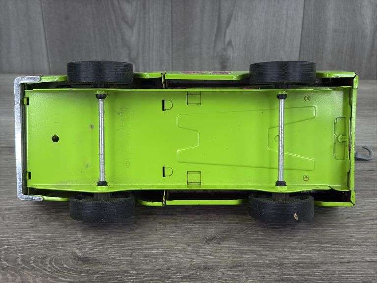 Nylint Towing Service Truck, 13” Long