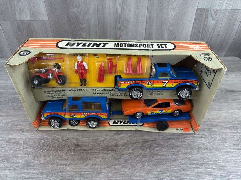 G.T. Racing Motorsport Set, Truck/Trailer-16” Long, Nylint