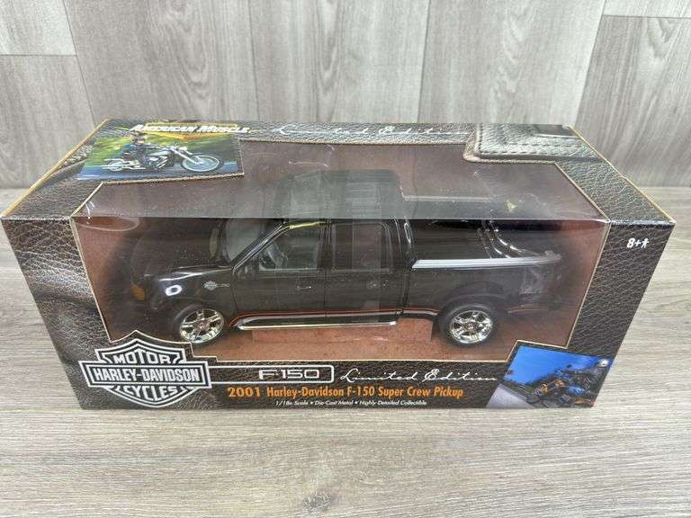 2001 Ford F150 Harley Davidson Super Crew Pickup, 1/18