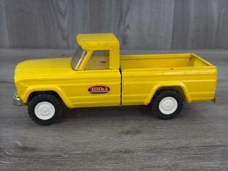 Tonka Jeep Pickup Truck, 9” Long