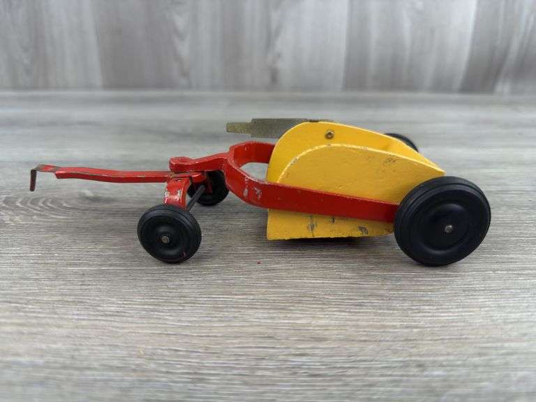 Hubley Pull Type Scraper, 7 3/4” Long, Stamped 9102