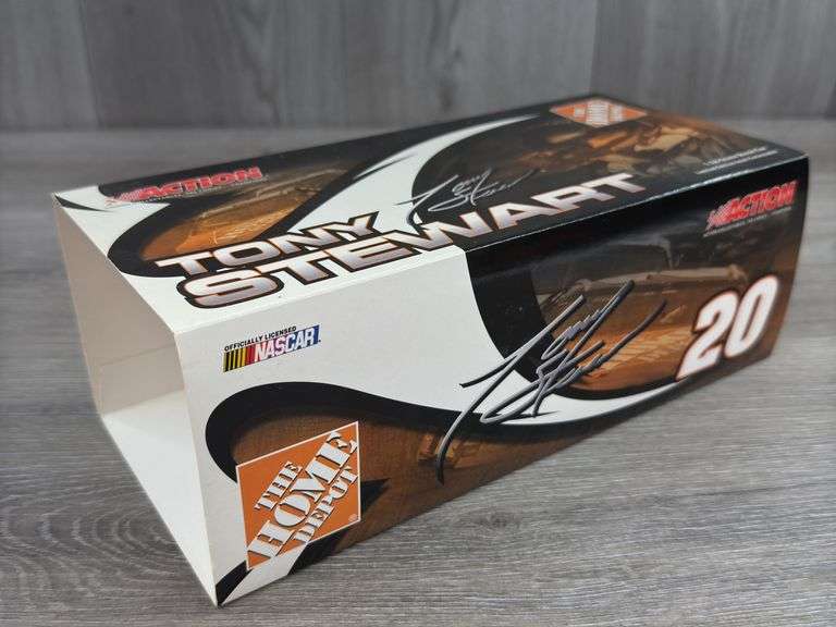 Tony Stewart #20 Home Depot 2003 Monte Carlo Stock Car, 1/24, Limited Edition, Action