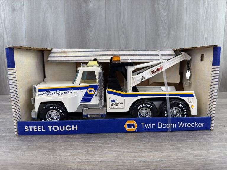 NAPA Auto Parts Twin Boom Wrecker, 16” Long, Nylint