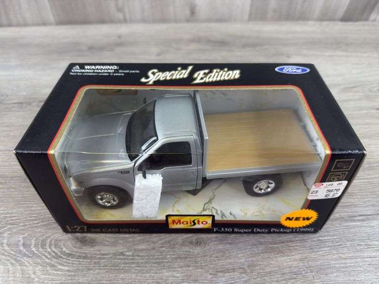 1999 Ford F350 Super Duty Flatbed Truck, 1/18, Maisto