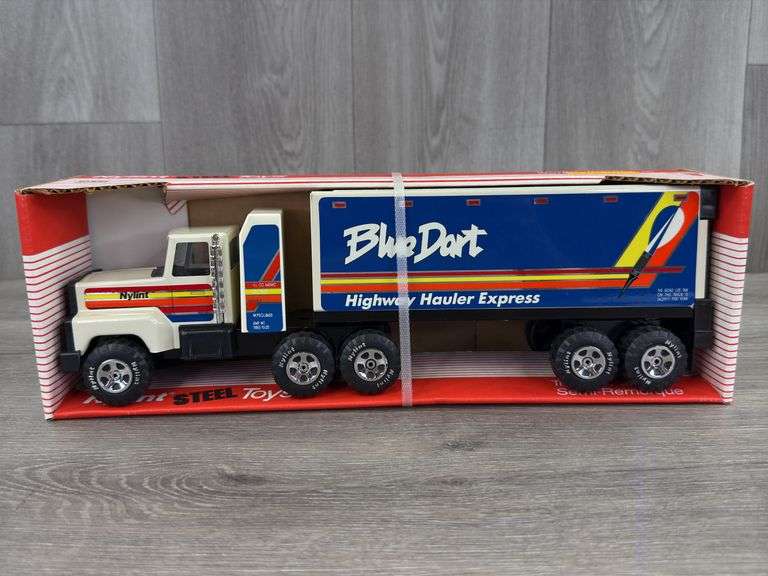 Blue Dart Highway Hauler Express Tractor Trailer, 14 1/4” Long