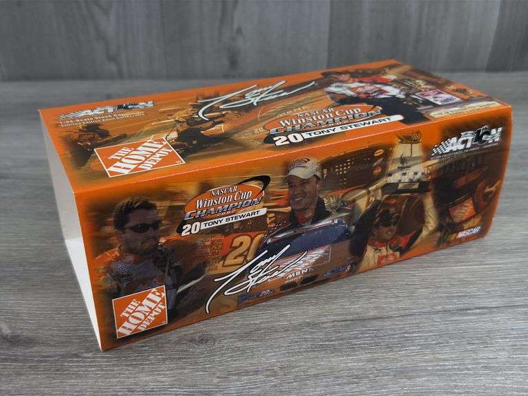 Tony Stewart #20 Home Depot/2002 Winston Cup Championship 2002 Grand Prix Stock Car, 1/24, Limited Edition, Action 10th Anniversary