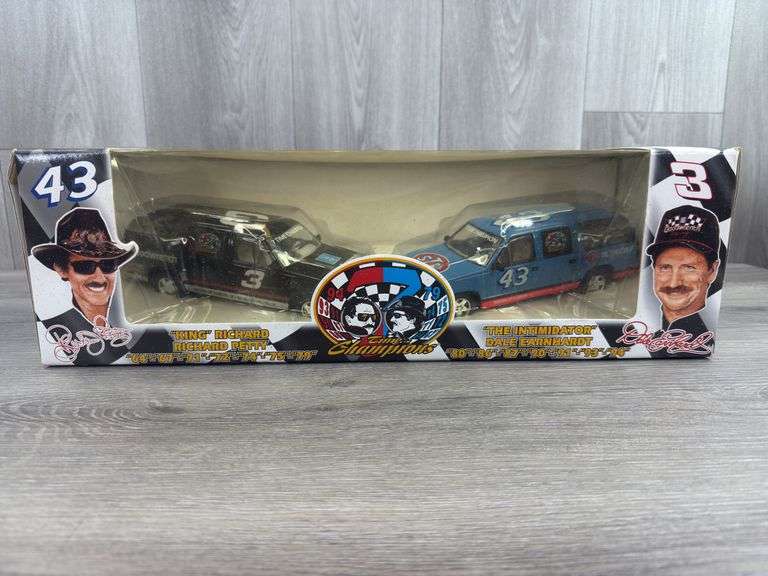 Dale Earnhardt Sr. #3 & Richard Petty #43 2 Truck Commemorative Suburban Set, 1/25, 7 Time Champions, Brookfield Collectors Guild, Certificate Of Authenticity, Limited Edition 30,000