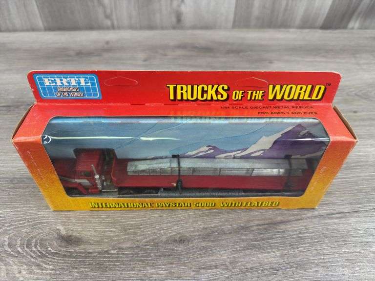 International Paystar 5000 W/Flatbed, 1/64, Ertl, Trucks & Miniatures Of The World