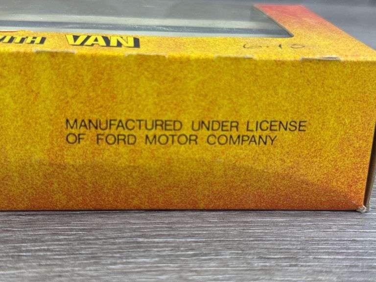 Ford CL-9000 W/Van, 1/64, Ertl, Trucks & Miniatures Of The World