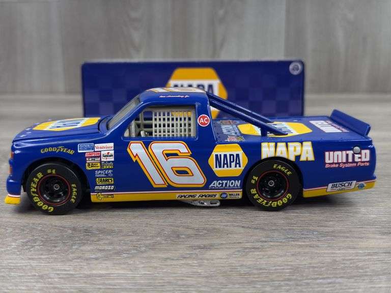 Ron Hornaday Jr. #16 NAPA Chevy Race Truck, 1/24, Limited Edition, Action